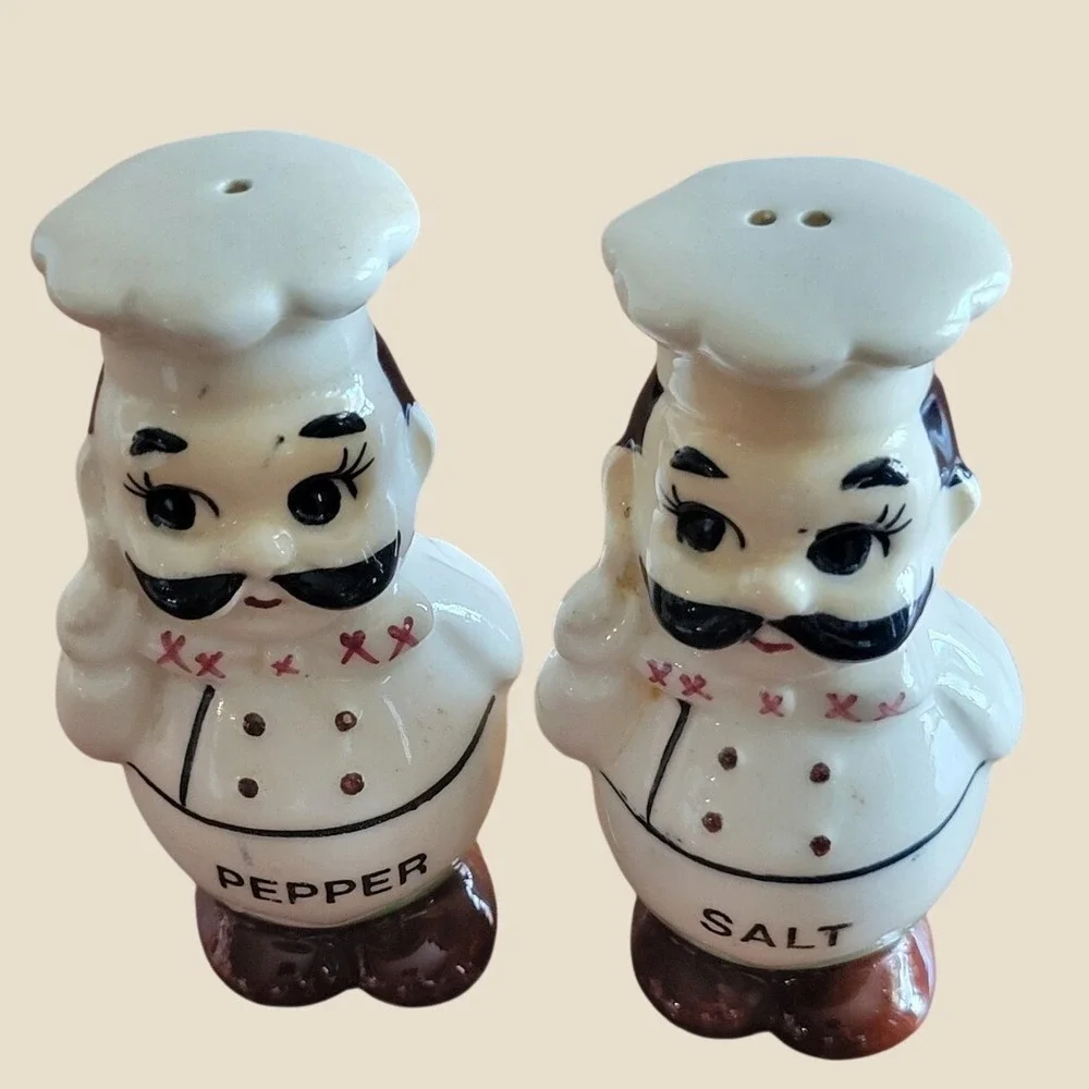 Vintage Chef Salt and Pepper Shakers Set Ceramic Kitchen Decor White Black Red